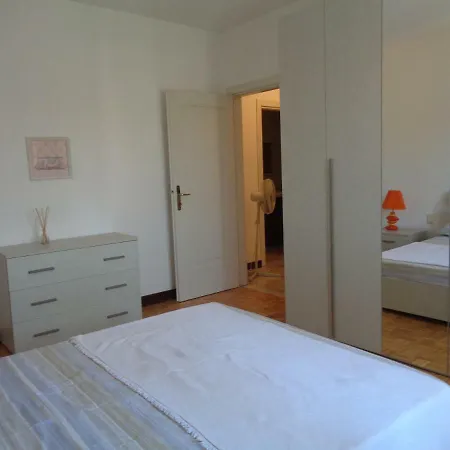 Lake Front Apartment Sarnico