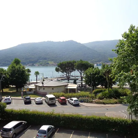 Lake Front Appartement Sarnico